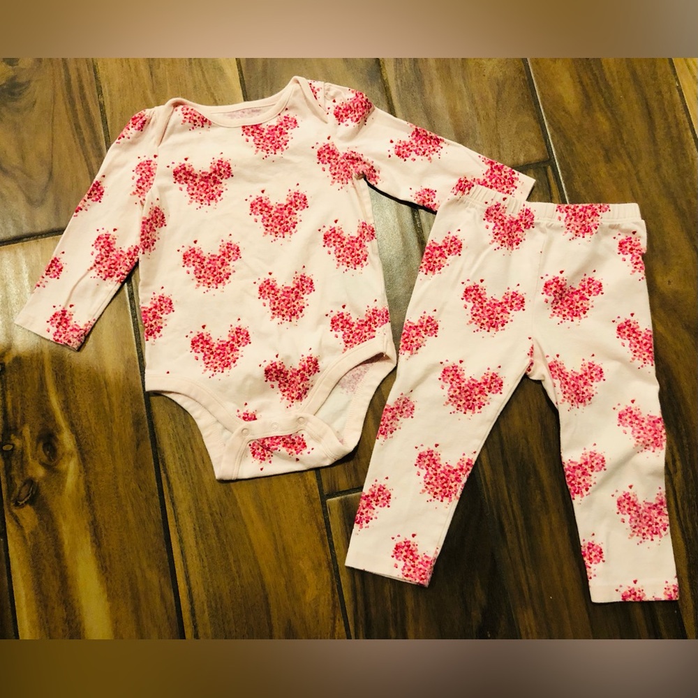 GAP Disney matching set / 12-18 months
